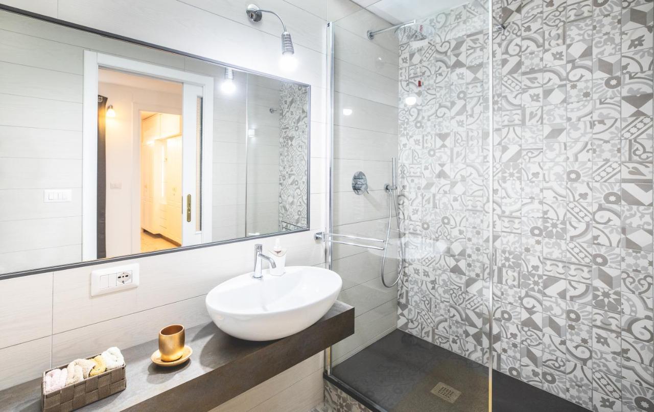 Roma 93 Apartment Каляри Екстериор снимка